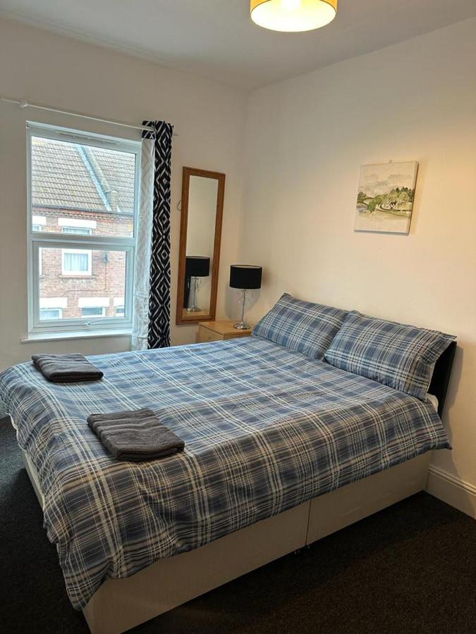 Luton Home Near Airport Private & Shared Bathroom Option ภายนอก รูปภาพ